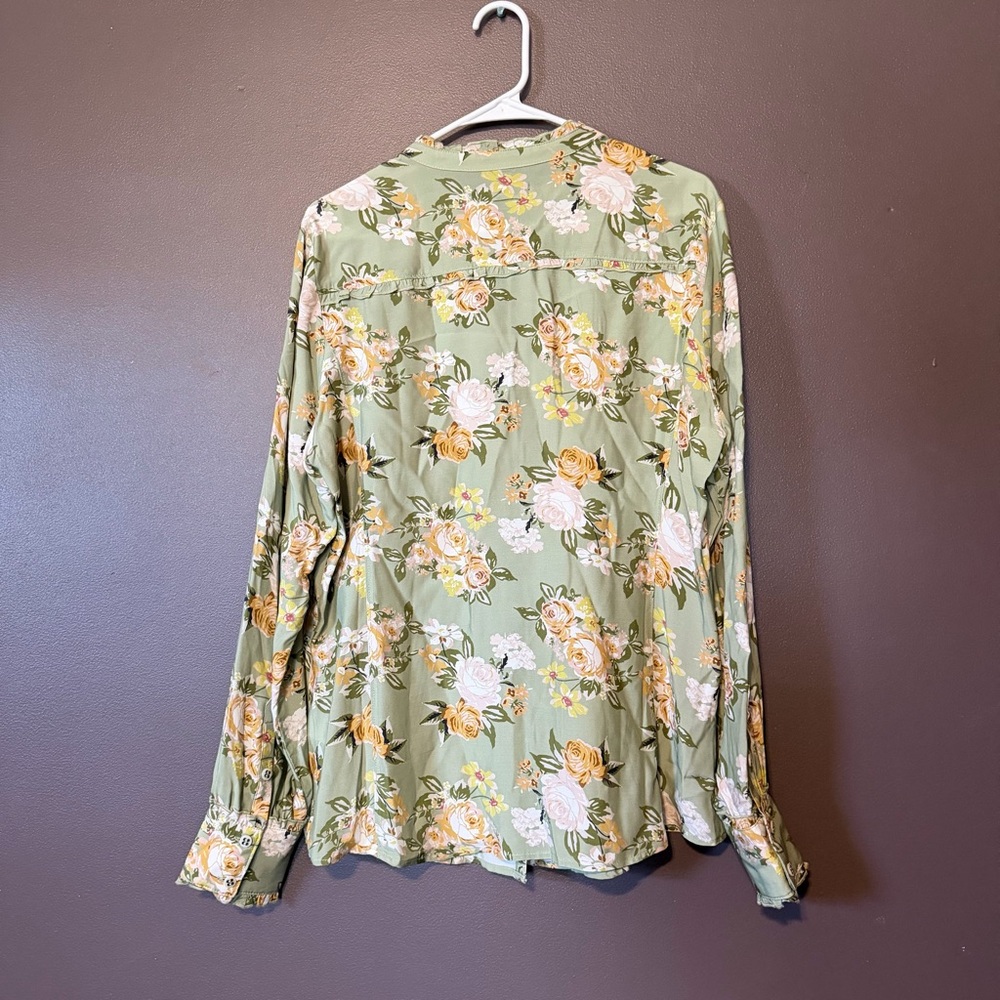 Floral Green Women's Top - Picture 6 of 13
